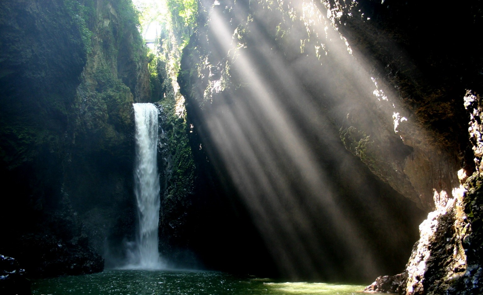 Cascada El Encanto